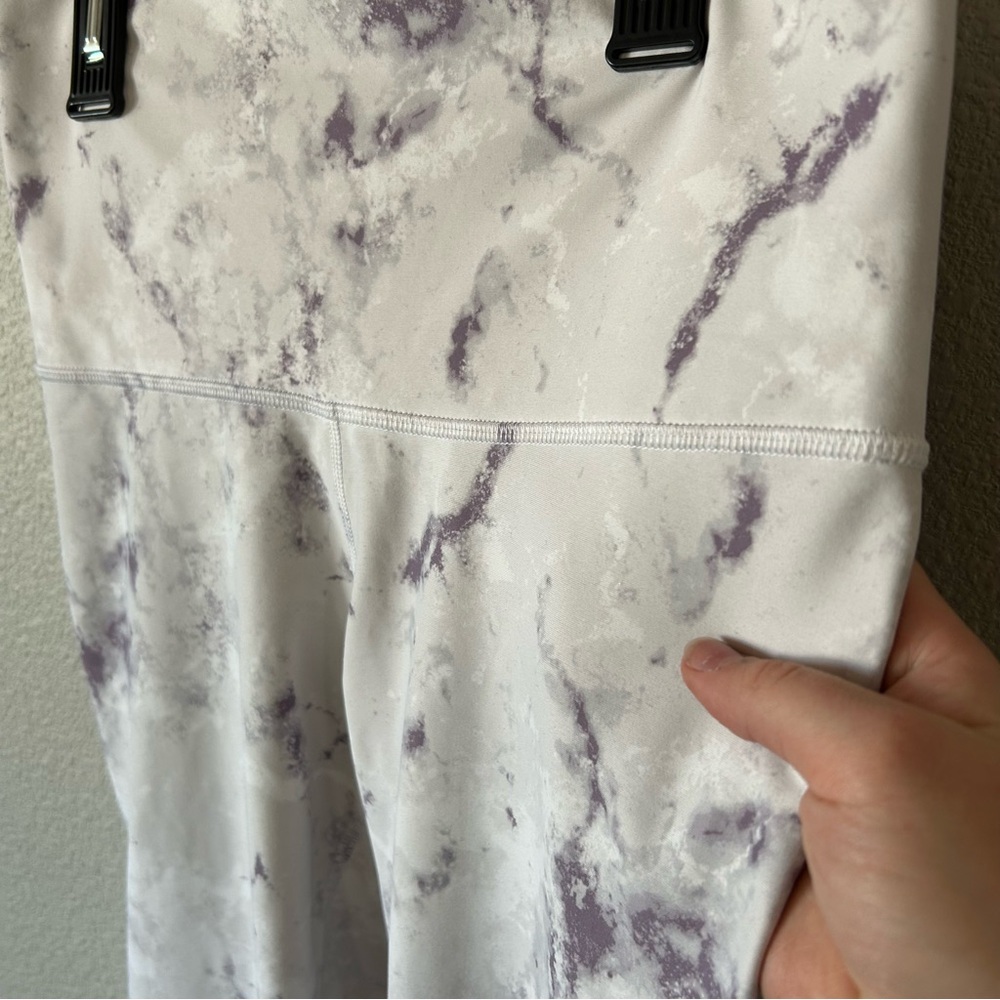 Old Navy PowerSoft Extra High Waisted Leggings - Picture 4 of 6